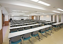 研修室１（108席）